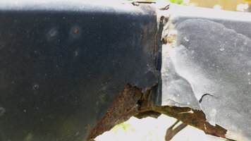 Rusty Trailer 1.jpg